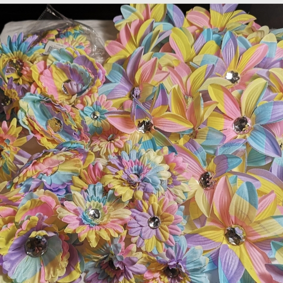 Craft Flowers, Bundles, 10 Different Lots Available - Picture 2 of 11